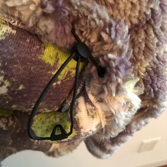 MCQ Alexander McQueen Multicolor Sherpa Fleece Half-Zip Sweater - Picture 10 of 11